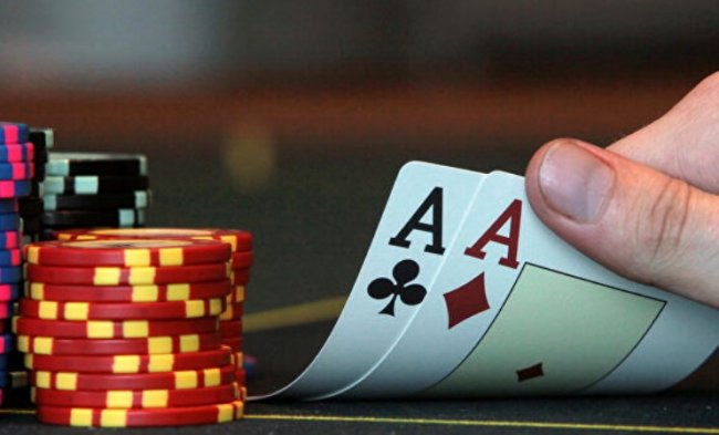 Реальный покер vs онлайн игра: что выбрать